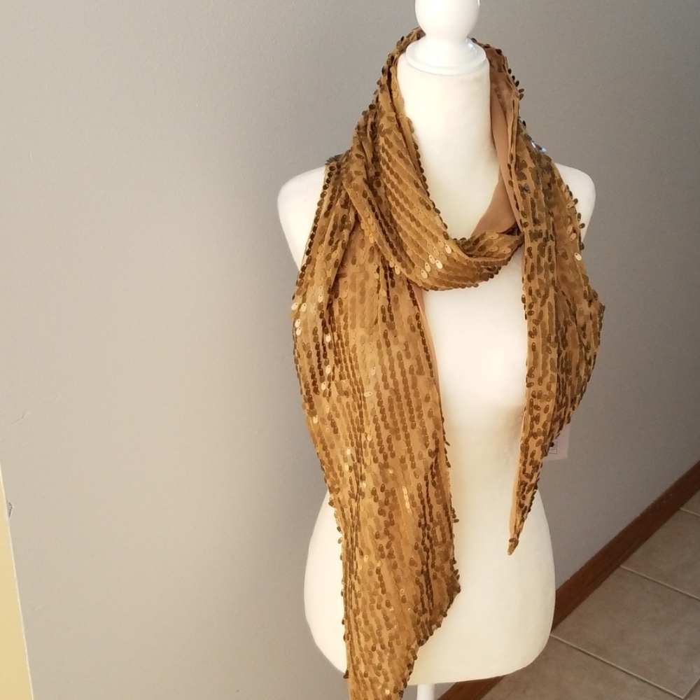 Jennifer Lopez sequined scarf